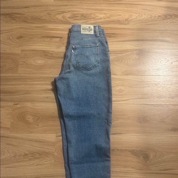 Levi’s Mom Jeans - silver tab - Picture 3 of 10